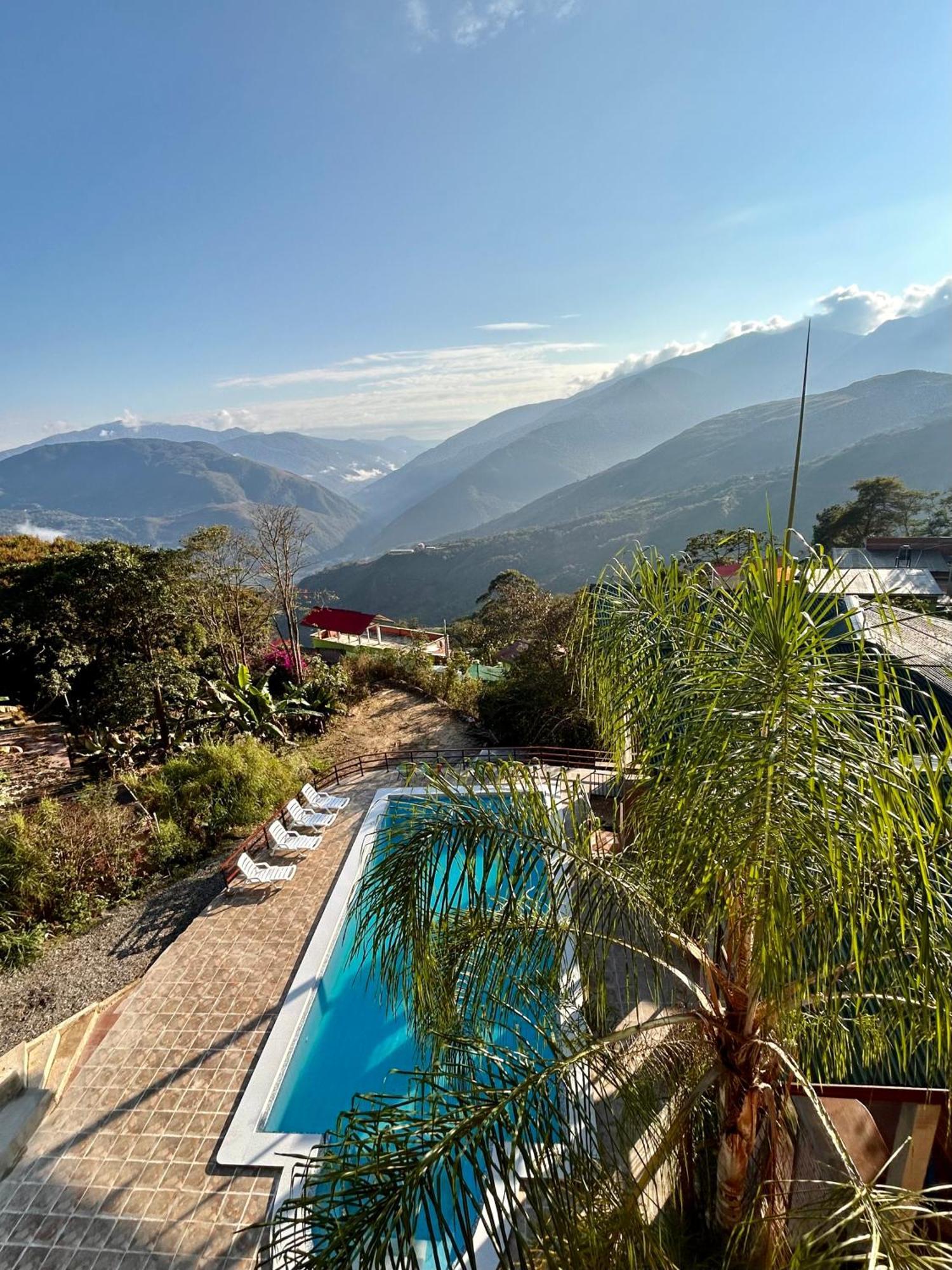 Villa Camila Hostel Coroico Buitenkant foto