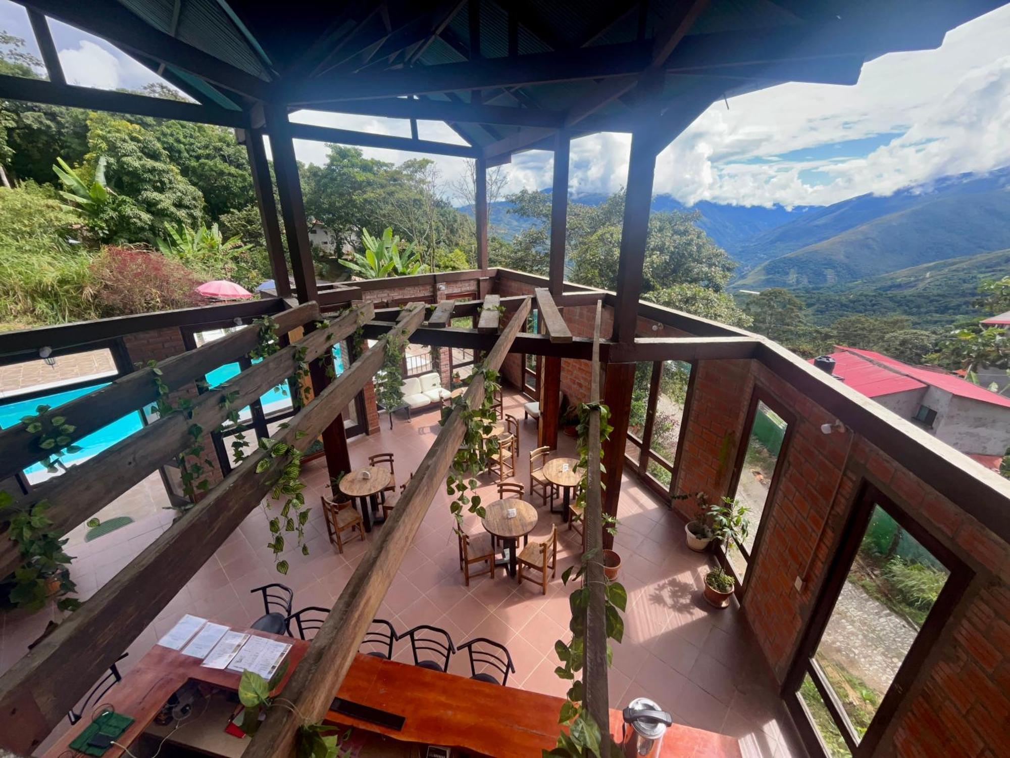 Villa Camila Hostel Coroico Buitenkant foto