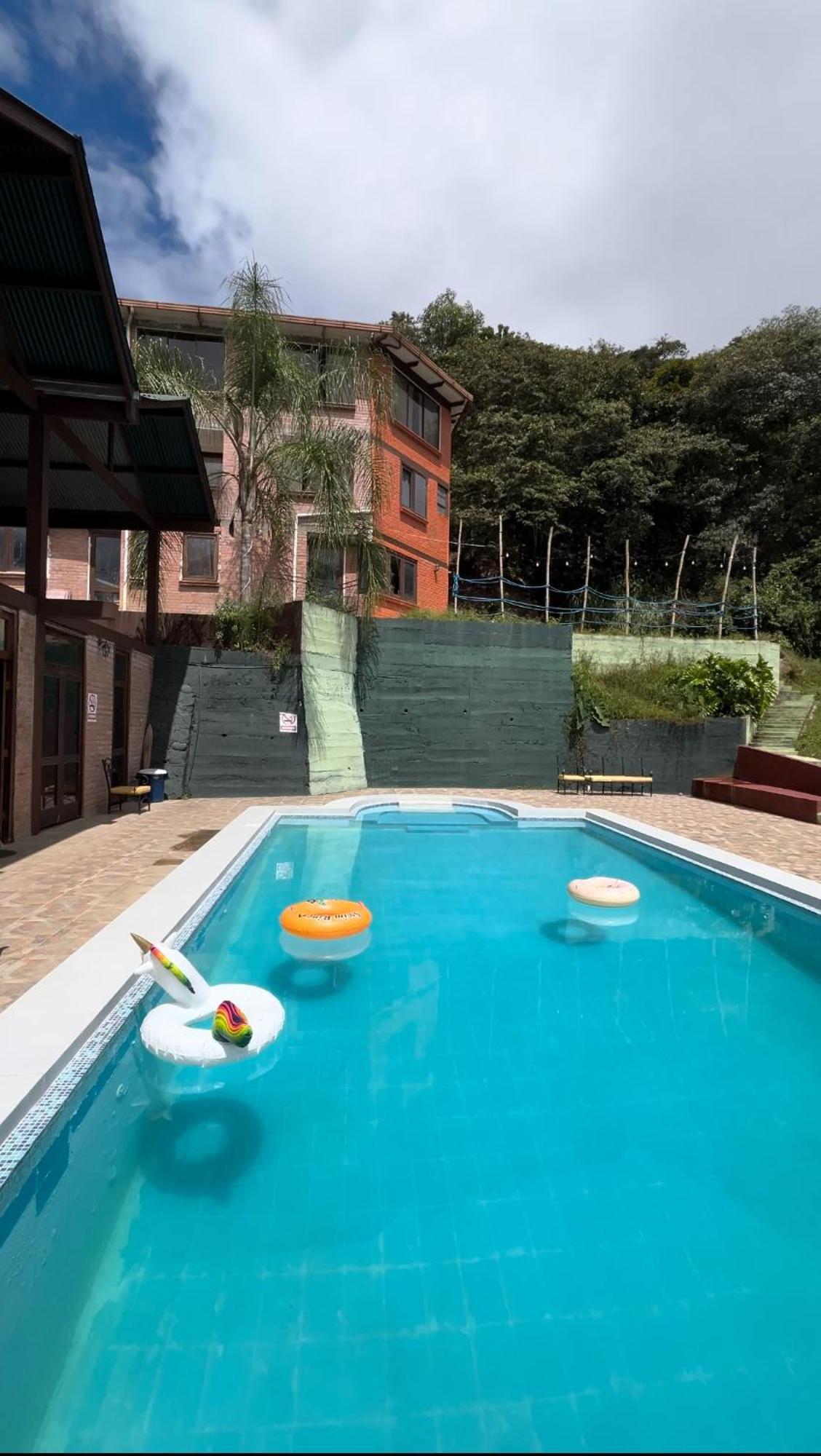 Villa Camila Hostel Coroico Buitenkant foto